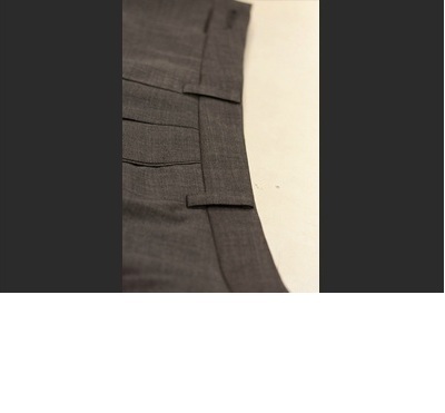 Secure Waist Band<br/></br>
Make the trousers fell more comfy 